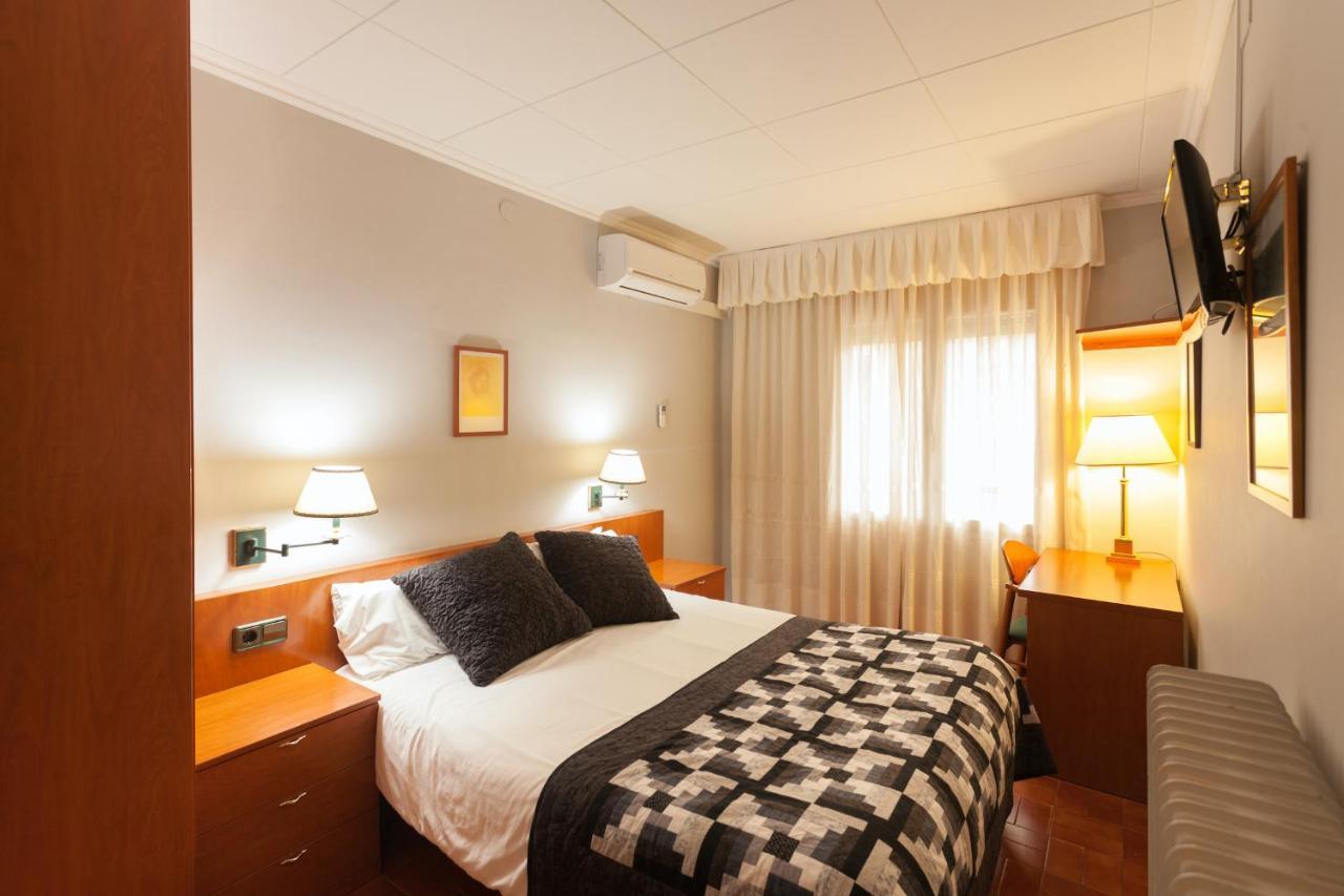 Hostal Restaurant Roma Cubells Εξωτερικό φωτογραφία