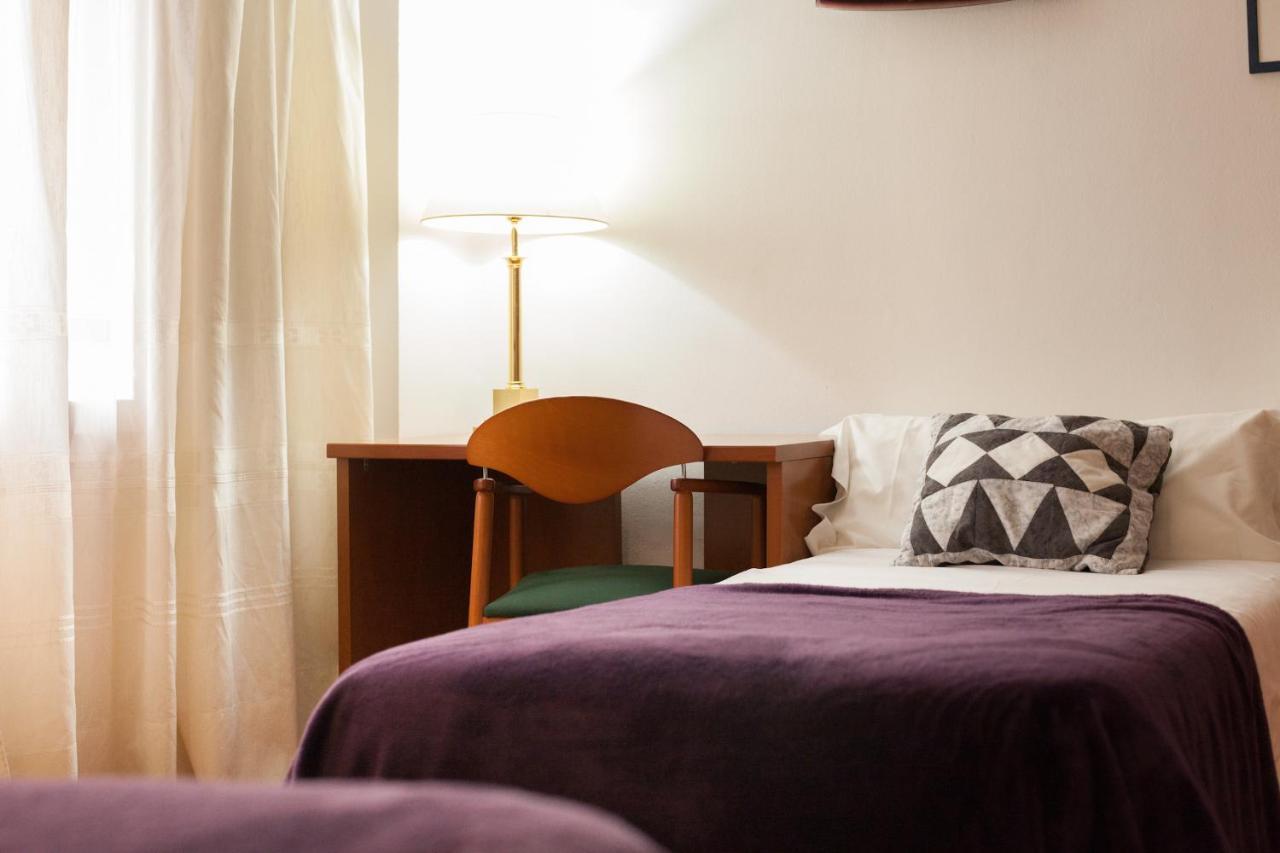 Hostal Restaurant Roma Cubells Εξωτερικό φωτογραφία