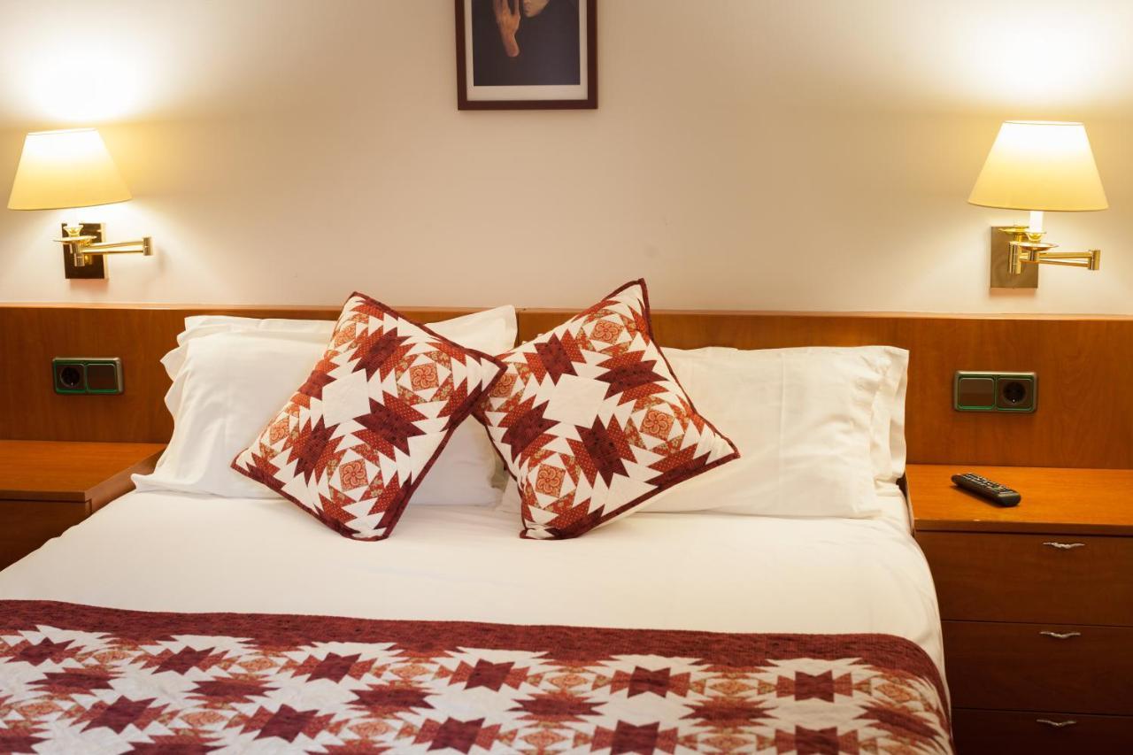Hostal Restaurant Roma Cubells Εξωτερικό φωτογραφία