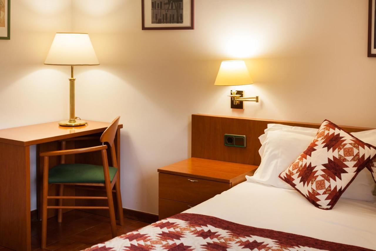 Hostal Restaurant Roma Cubells Εξωτερικό φωτογραφία