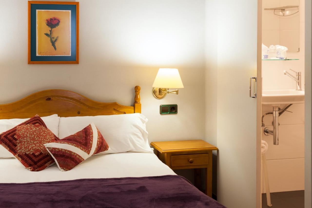 Hostal Restaurant Roma Cubells Εξωτερικό φωτογραφία