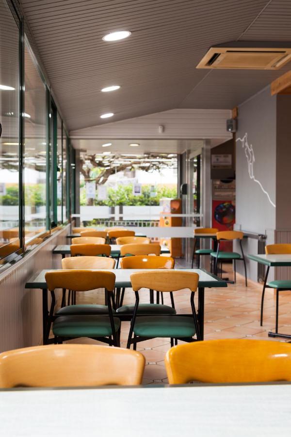 Hostal Restaurant Roma Cubells Εξωτερικό φωτογραφία