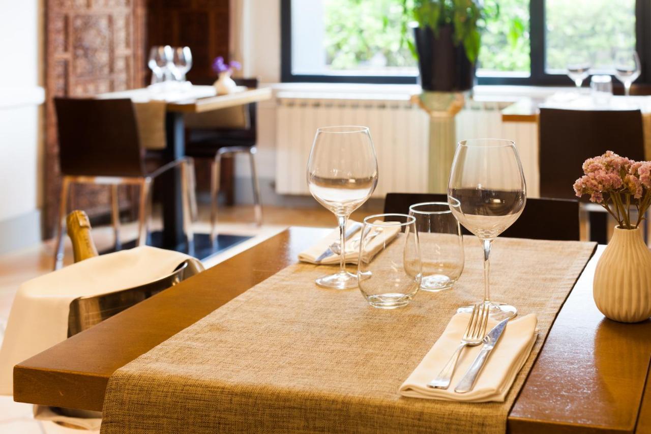 Hostal Restaurant Roma Cubells Εξωτερικό φωτογραφία