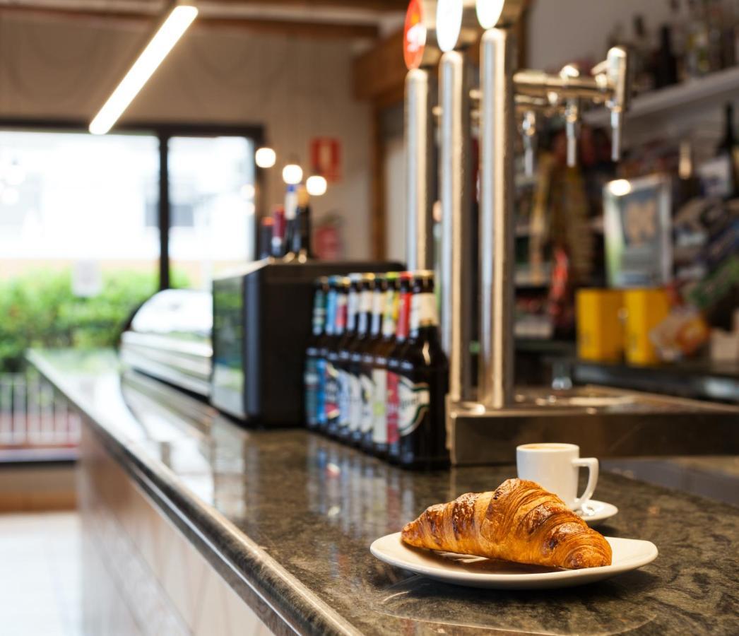 Hostal Restaurant Roma Cubells Εξωτερικό φωτογραφία