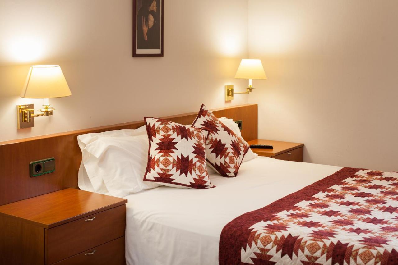 Hostal Restaurant Roma Cubells Εξωτερικό φωτογραφία