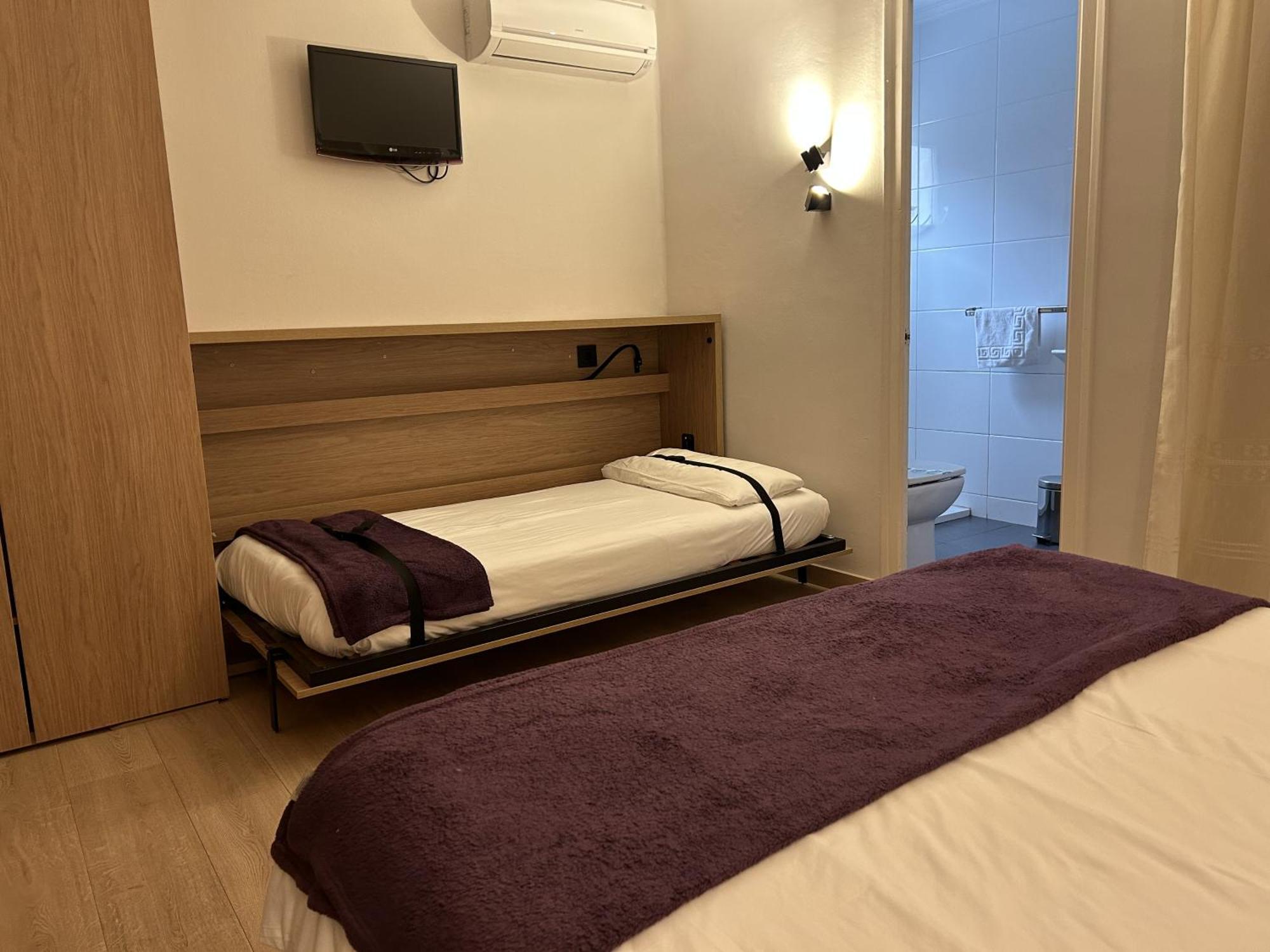 Hostal Restaurant Roma Cubells Εξωτερικό φωτογραφία
