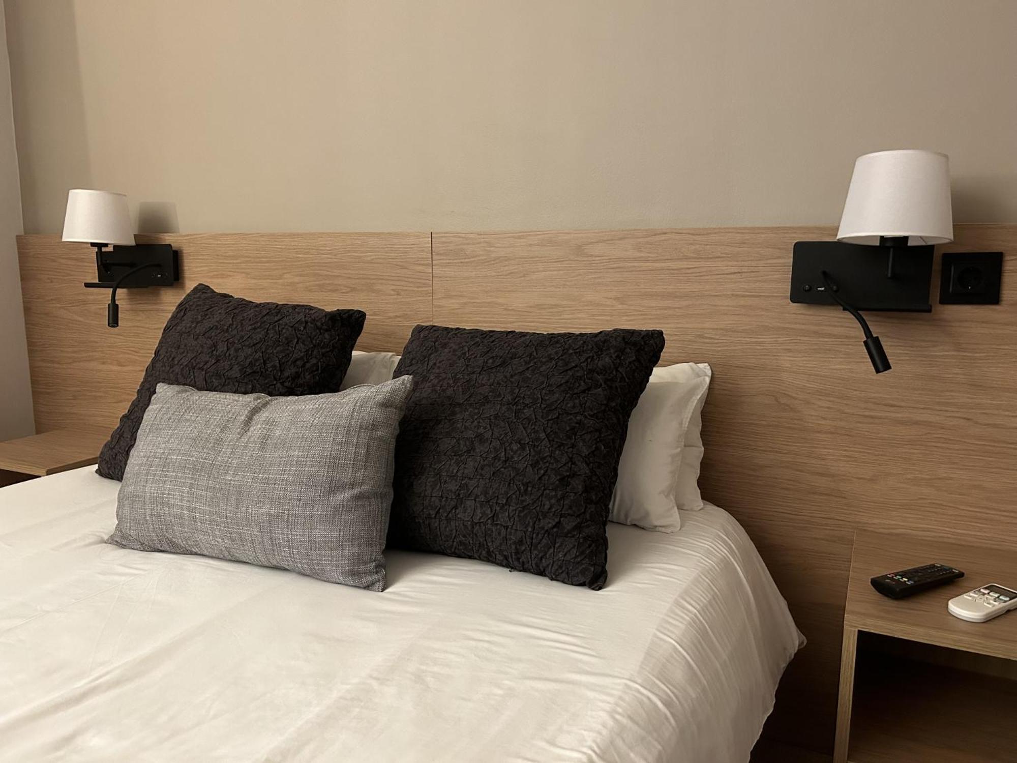 Hostal Restaurant Roma Cubells Εξωτερικό φωτογραφία